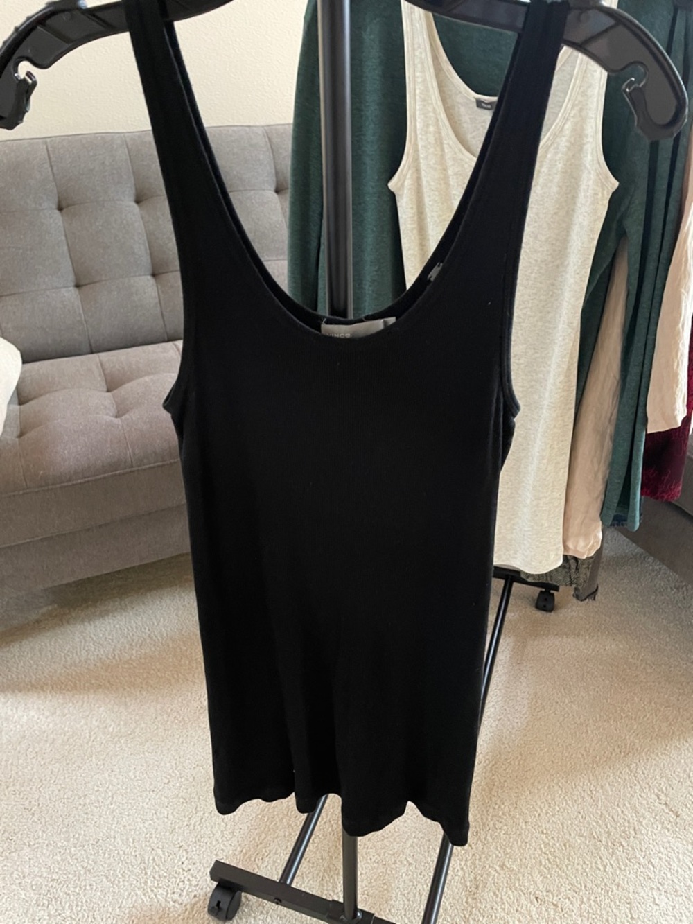 Vince Women’s Black Ribbed Tank Top - Classic Scoop Neck Large
